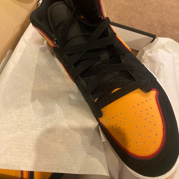 Jordan retro 1 size 2.5 and size 3 - Picture 4 of 4